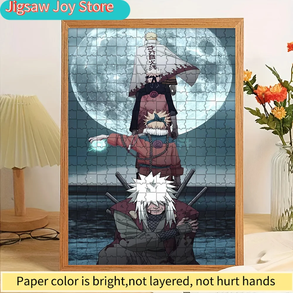 

Это изображение представляет собой рамочную картину-пазл с трогательной сценой из мира Наруто, в центре которой является персонаж Нэ.