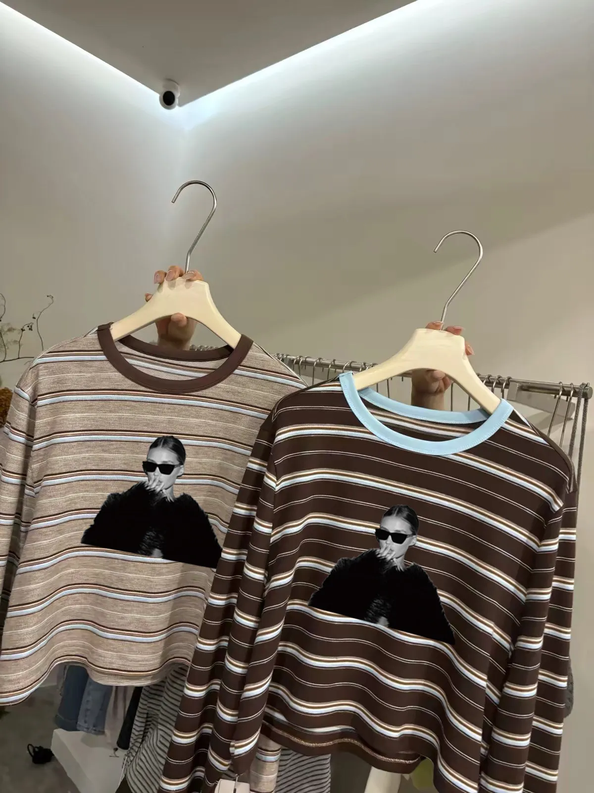 Retro American Long Sleeve T-Shirt Women's round Neck Loose Fit Age-Defying Print Short Top Color Block Striped Casual Top