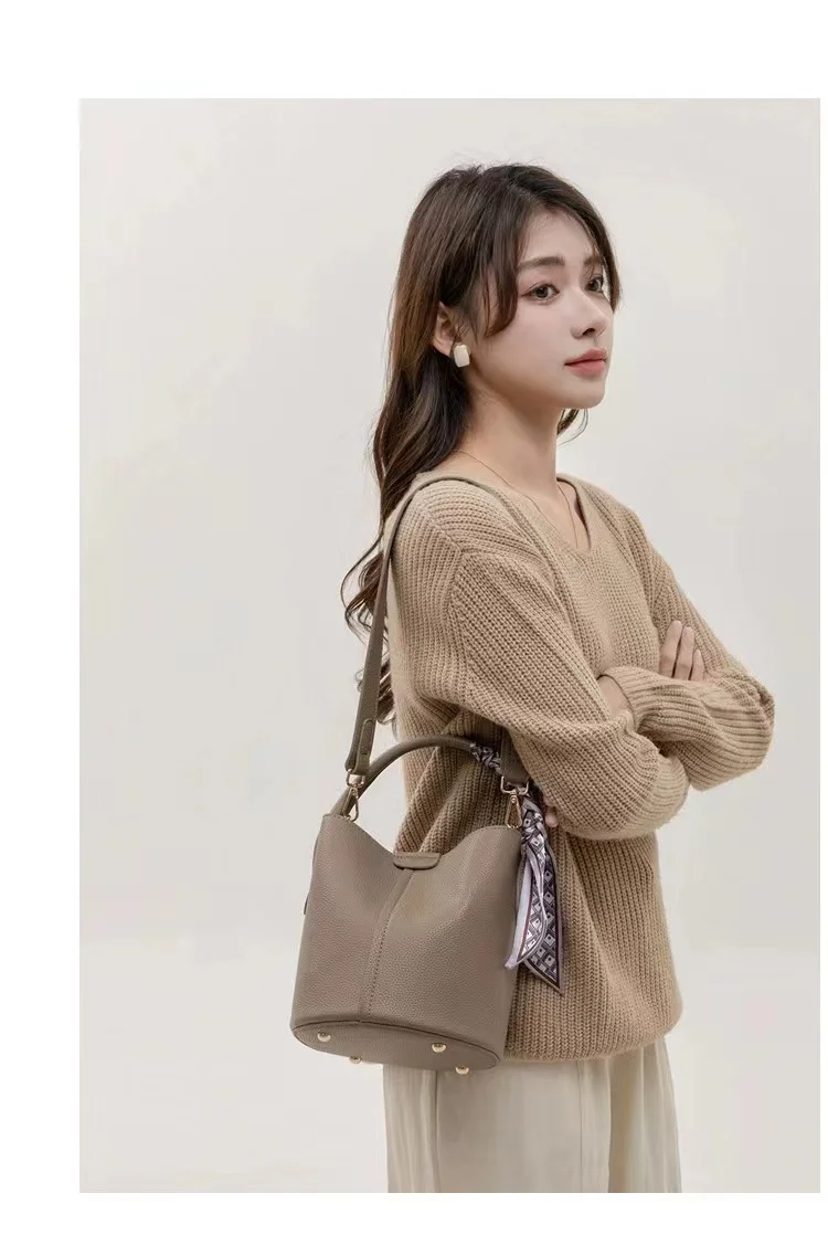 2024 New Niche Designer Luxury Retro Bucket Bag High-end Fashion Handbag Casual And Versatile Shoulder Bag Trendy Fashion Bag