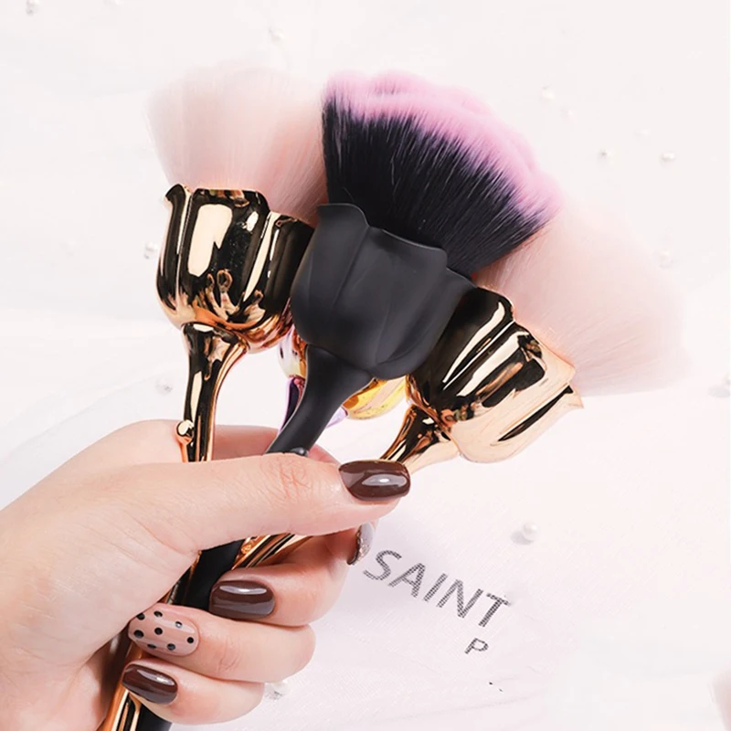 Cepillo de uñas floral para manicura, forma de rosa dorada, cepillos de arte de uñas redondos pequeños, herramientas de limpieza de polvo para gel UV, accesorios de uñas 3