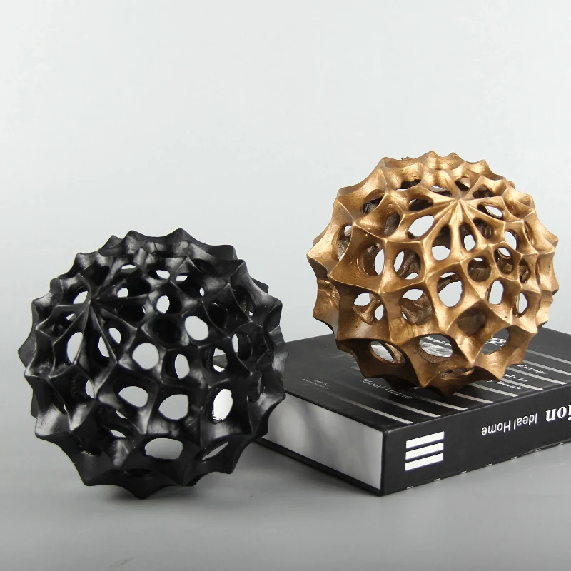 Creative Hollow Spiny Ball Ornaments Metal Crafts Spherical Sculpture Living Room Decoration Artwork Statue Modern Home Decor