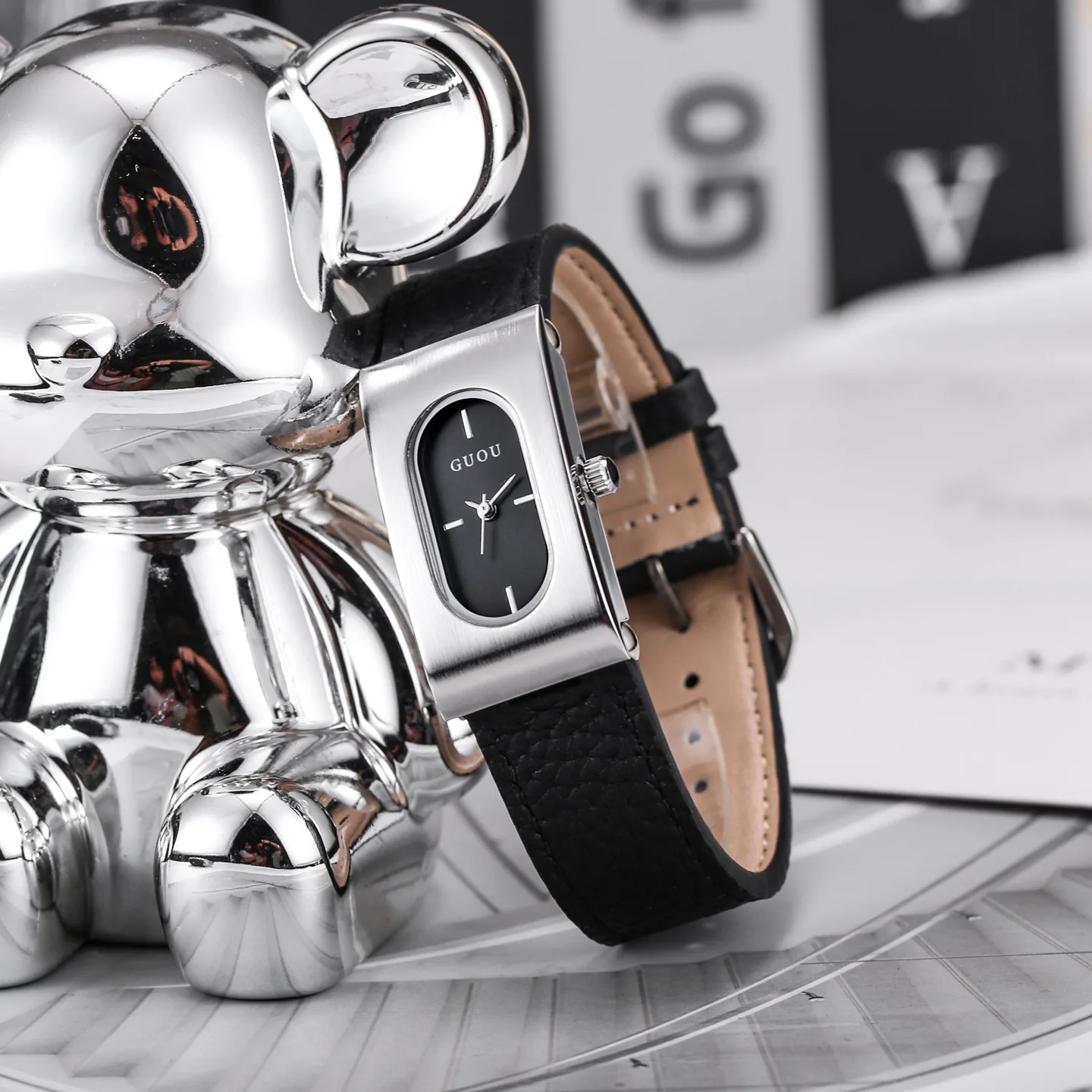 New Vintage-Style Women'S Watch, Luxurious And Sophisticated, Versatile And Fashionable Rectangular Leather Strap Watch.