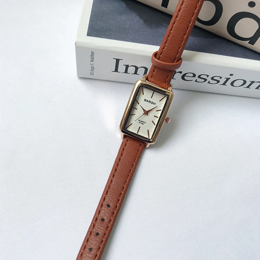 

Женские модные кварцевые часы в стиле ретро, шикарный простой кожаный ремешок, повседневные роскошные маленькие квадратные прямоугольные часы с принтом пшеничных ушей