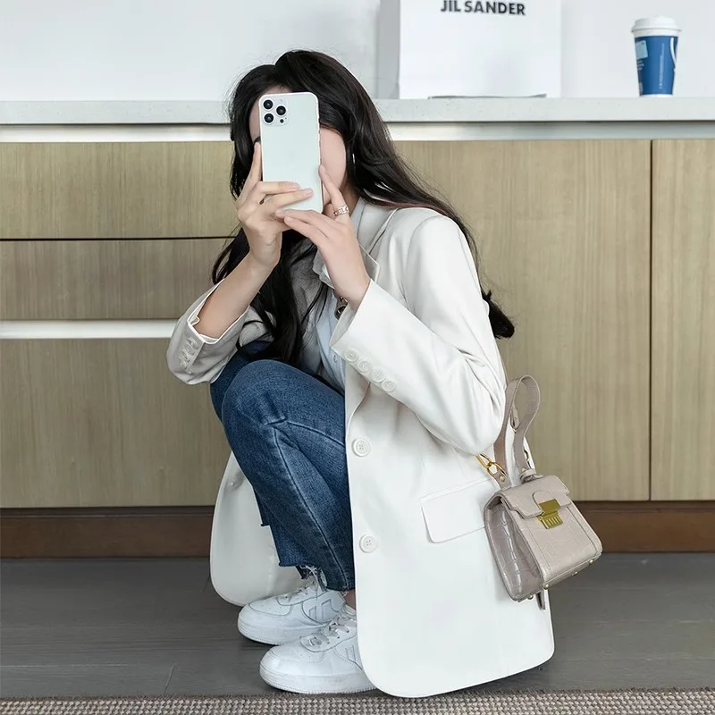 

White Women's Suit Jacket 2024 Spring and Autumn High Design Sense Niche Casual Suit Top Office Lady Single-breasted Blazer Top