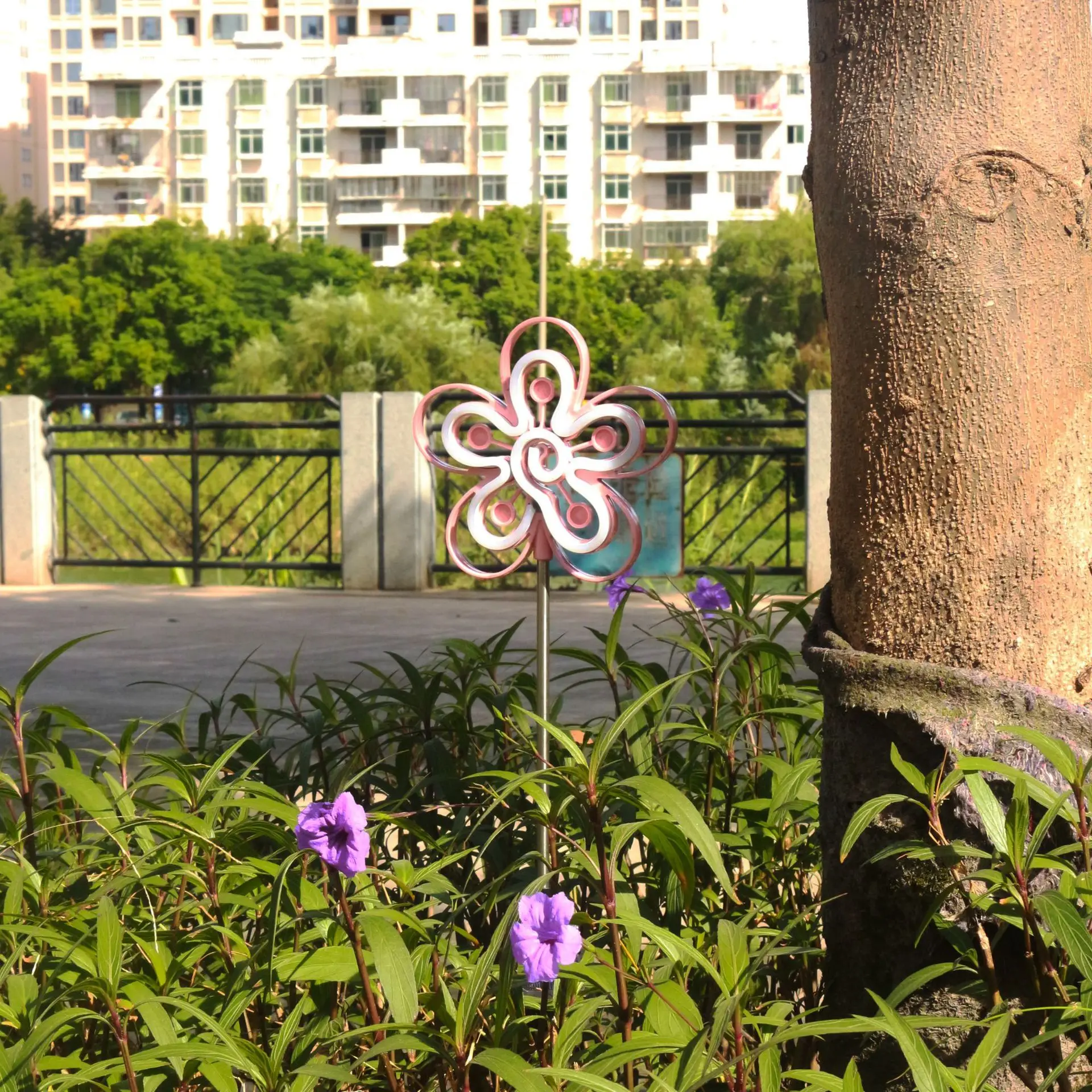 ソーラーグランドステークフラワーライトガーデン屋外装飾ランプ芝生景観照明用中庭芝生ガーデニングギフト