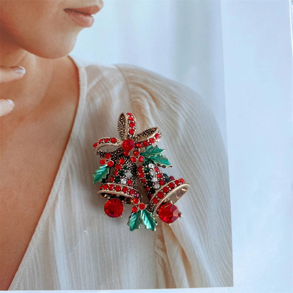 

Christmas Exquisite CZ Red Crystal Gem Bowknot Bell Women's Brooch Fashion Luxury Zircon Metal Lapel Pins Jewelry Accessories