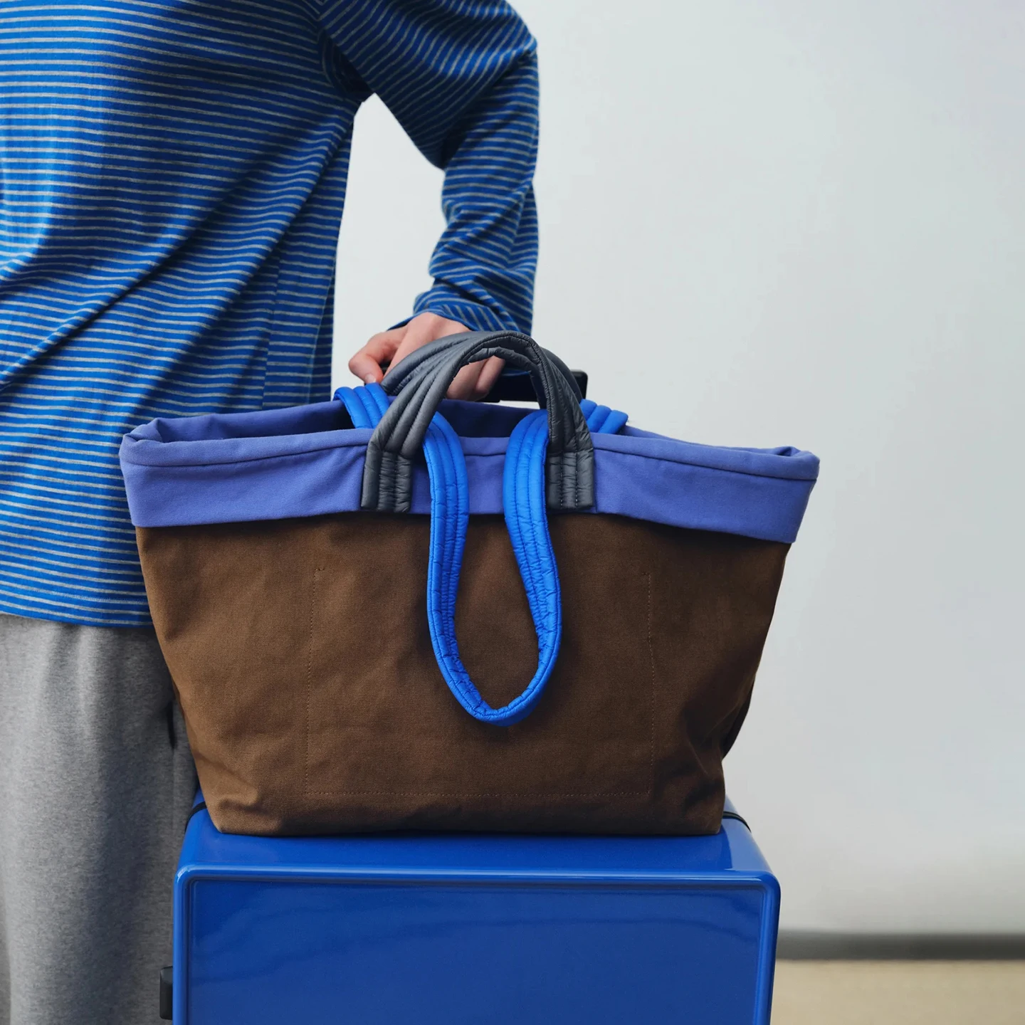 

Large capacity tote canvas bag women's 2025 new work commute advanced lazy tote bag shoulder bag