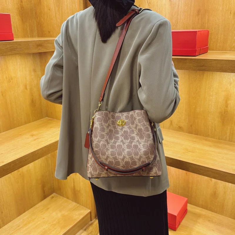 

Elegant Luxury Women's Leather Crossbody Bag Fashion Designer Shoulder Handbag Classic Tote For Everyday Look