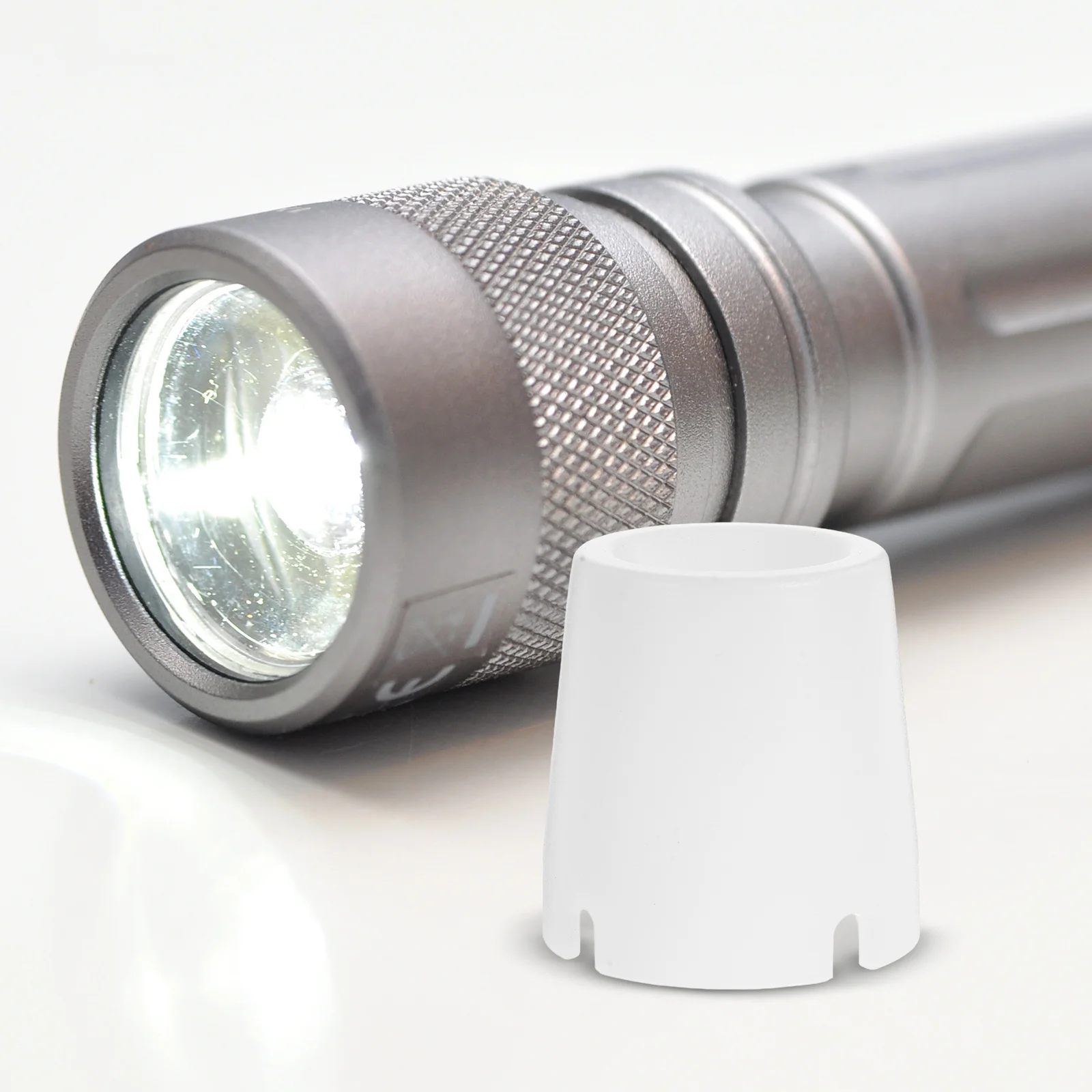 

White Flashlight Diffuser Dome Plastic Soft Light Cover Anti Glare Non Dazzling for Indoor Outdoor Lighting Flashlight Cover