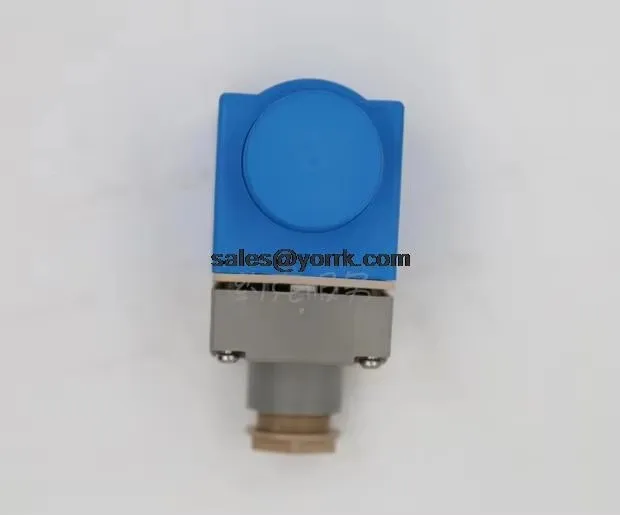 022-10143-000 electromagnetic valve coil 018F6701 danfoss compressor maintenance original valve components