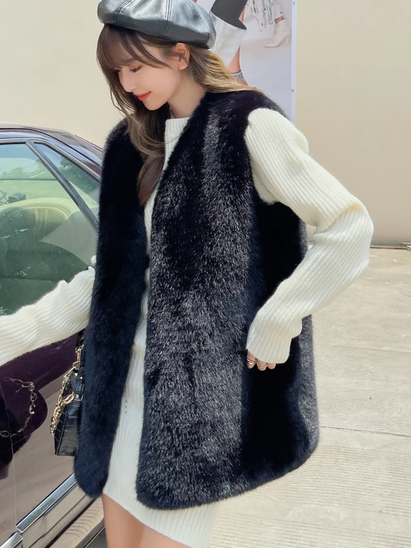 2024 Autumn/Winter new V-neck Thickened Women's Environmentally Friendly Fur Vest Fashion Coat Mid length faux fox fur vest