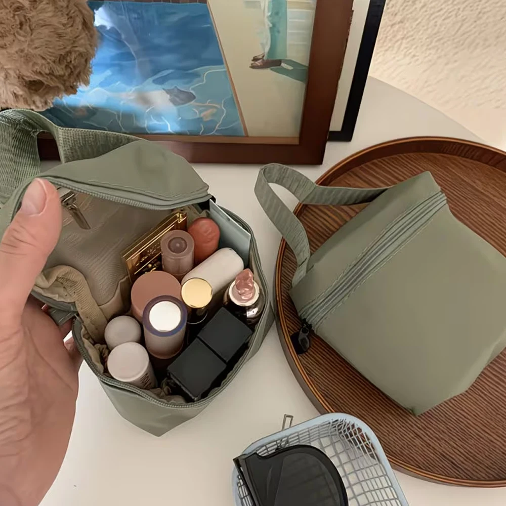 Storage Bag, Mini Multifunctional Pouch, Portable Makeup Bag, Perfect for Storing Lipstick, Keys, and Charging Cables Multiple Colors Available