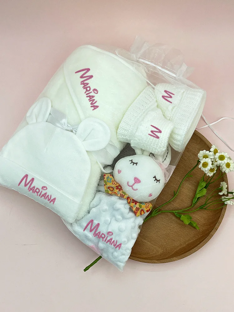 

Подарочный набор с именем ребенка на заказ с 4-х шт. вышитым именем, аксессуары для полотенец с капюшоном для детского душа, подарок на праздник новорожденного