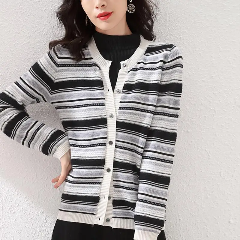 Autumn and Winter Women\'s Round Neck Patchwork Button Striped Sweater Cardigan Fashion Casual Elegant Commuter Long Sleeve Tops