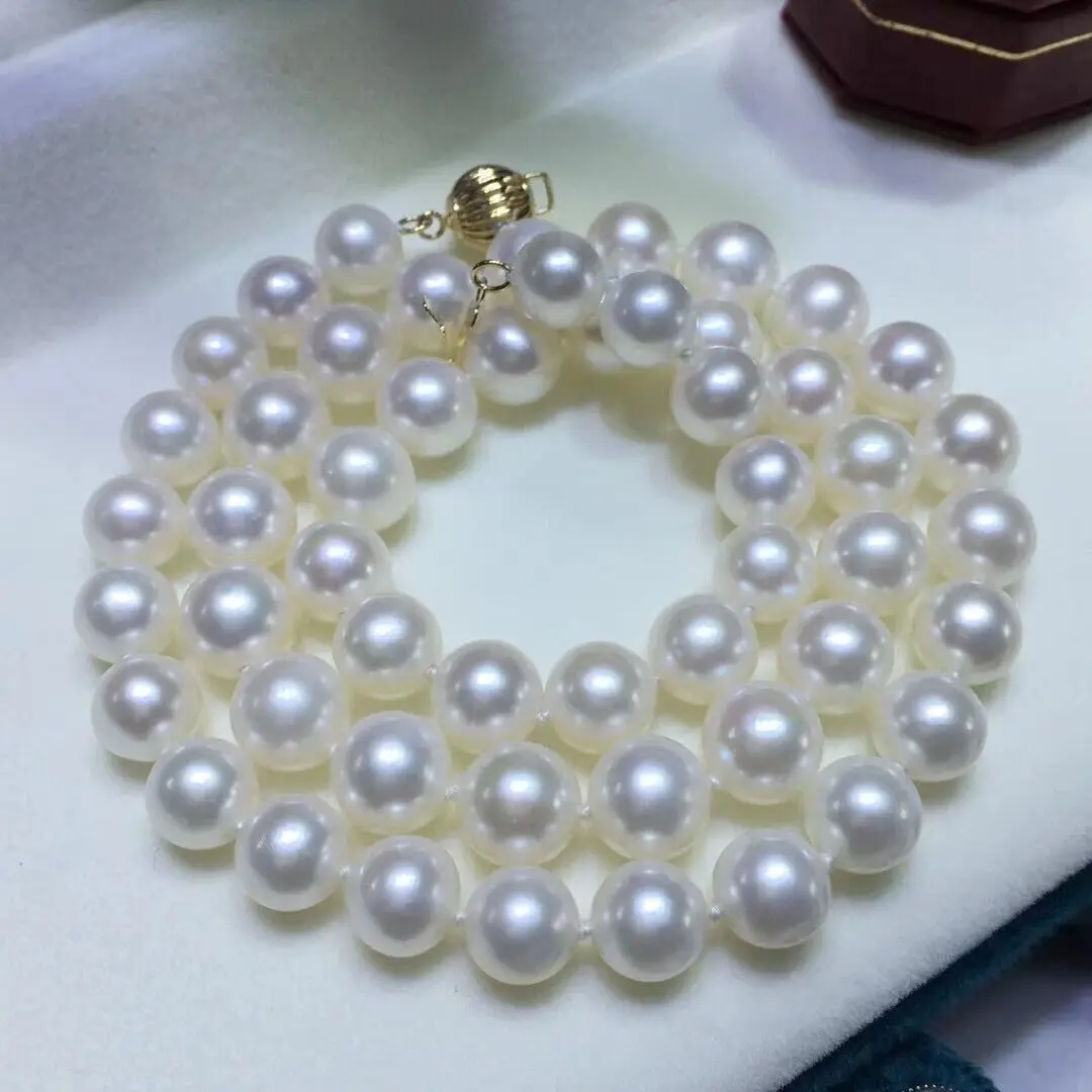 

AAAA 10-11mm A large number of classic South Sea round white pearl necklaces, 18 inches