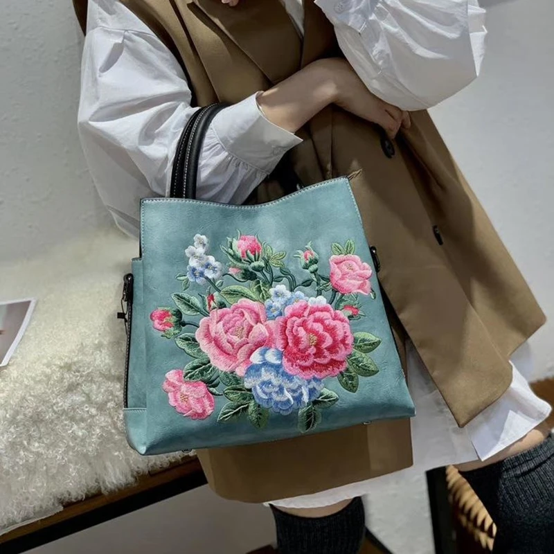 Luxury Women Handbag 2024 New Chinese Style Embroidered Women Shoulder Bags High Quality Embossed Crossbody Bag Ladies