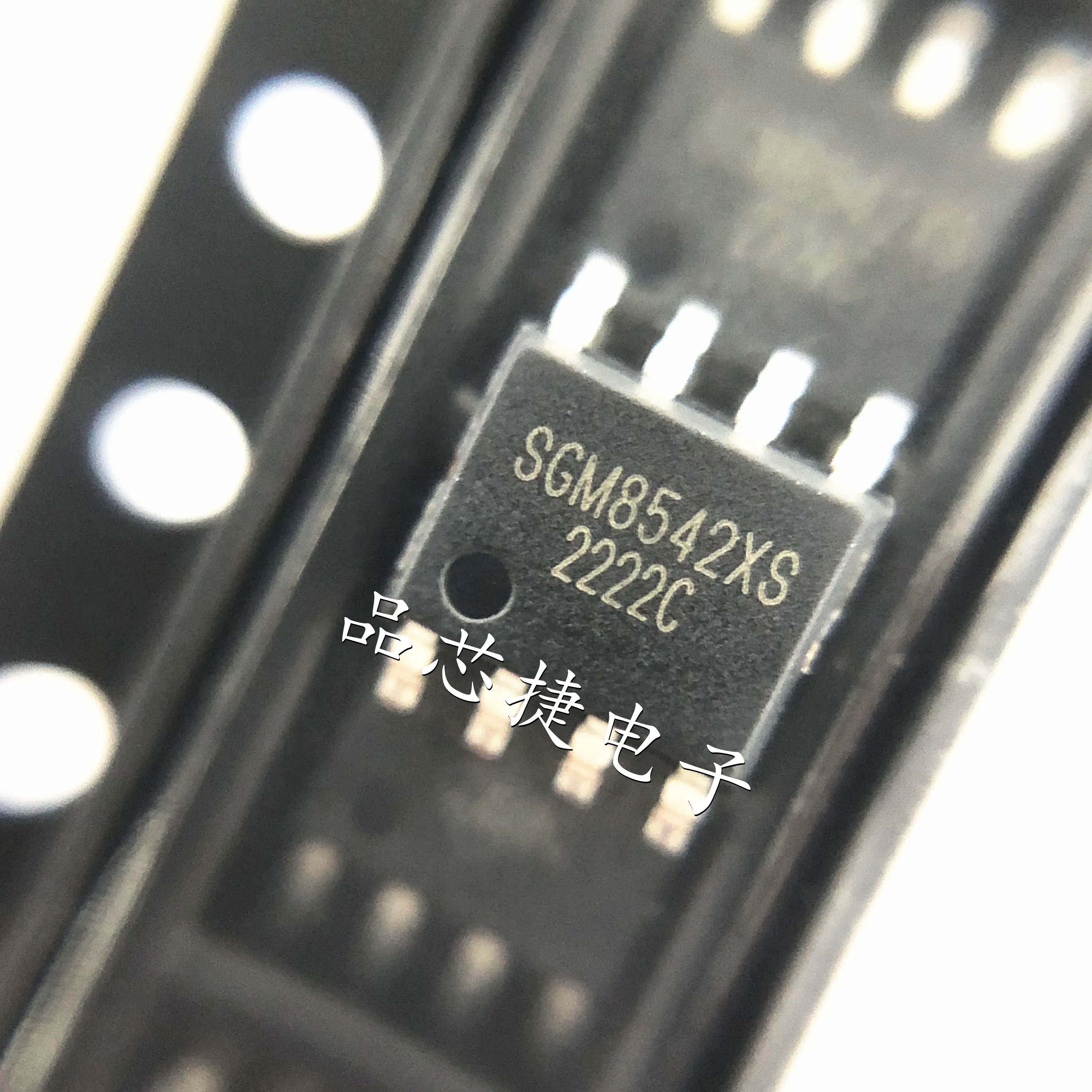 10pcs/Lot SGM8542XS/TR Marking SGM8542XS SOIC-8 1.1MHz, 46μA, Rail-to-Rail I/O,CMOS Operational Amplifiers