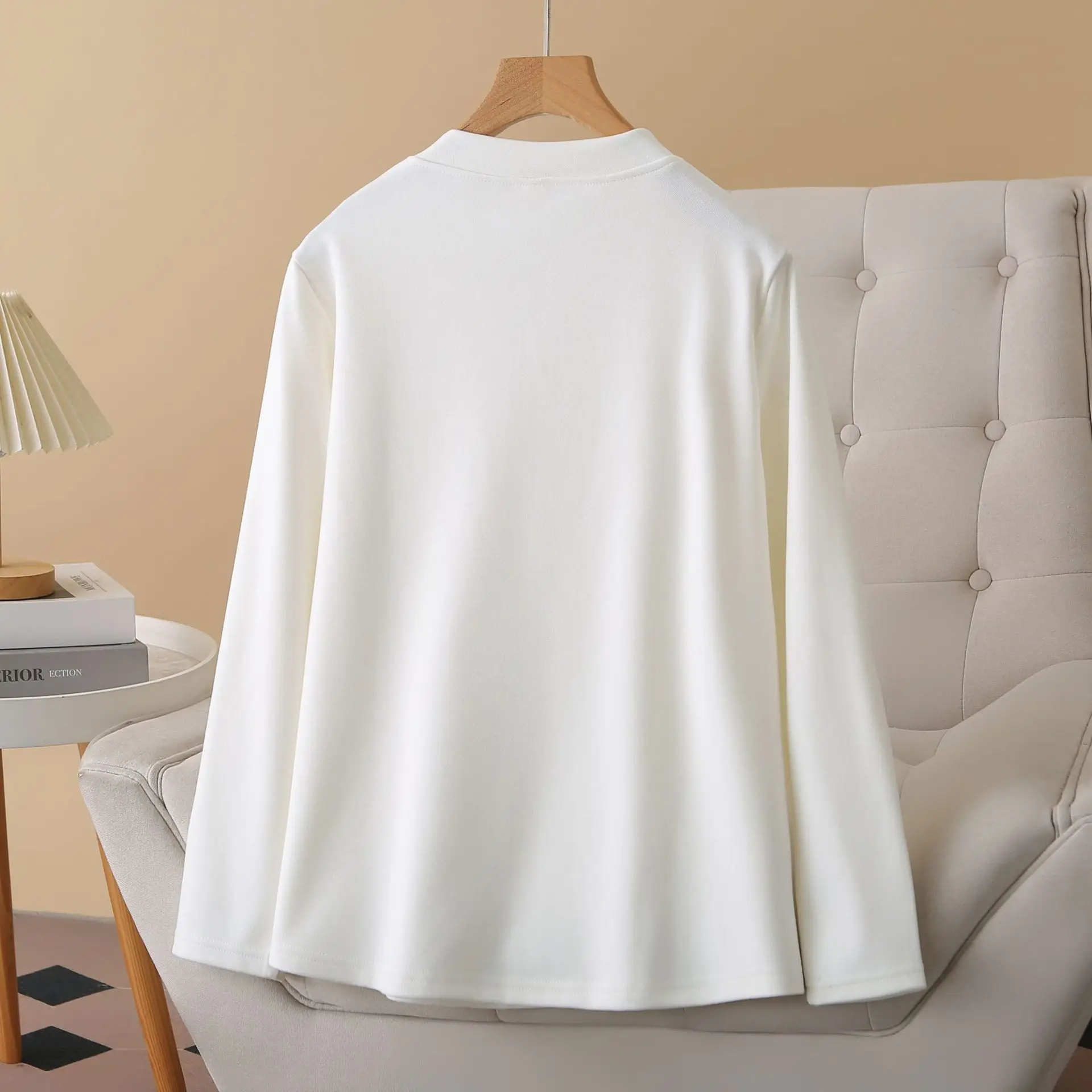 XXXXL موضة حجم كبير تي شيرت نسائي ملابس جديدة للخريف والشتاء عادية نصف مفتوحة الرقبة طويلة الأكمام قاعدة القمم الدافئة 2548