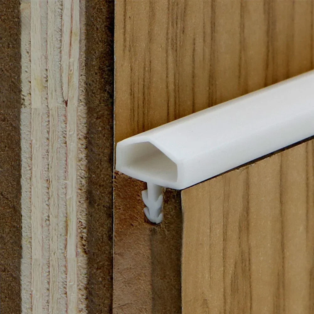 

Прочный материал для легкой установки и герметичности окон и дверей