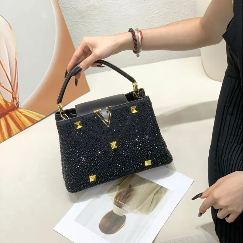 2024 Luxury Fashion New Desgin Diamonds Women's Handbags Ladies Leather Rivets Shoulder Crossbody Bag Evening Party Shell Bags