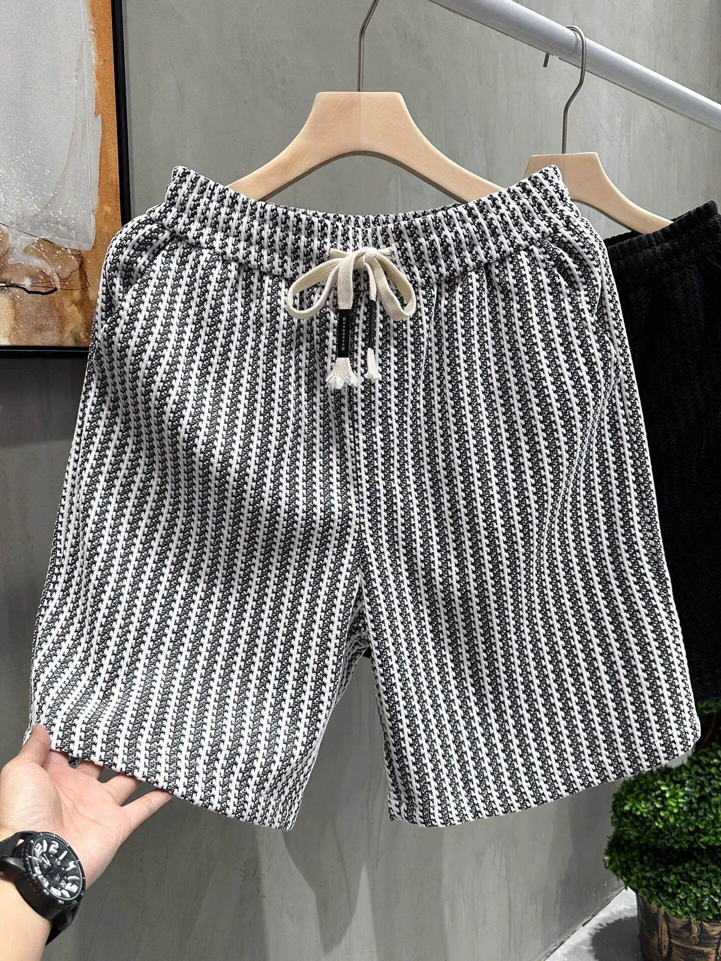 

Casual Knitted Men's Shorts Summer Sporty Loose Fit Black White Stripes Mid-Low Waist Eighteen Pants Polyester Fiber