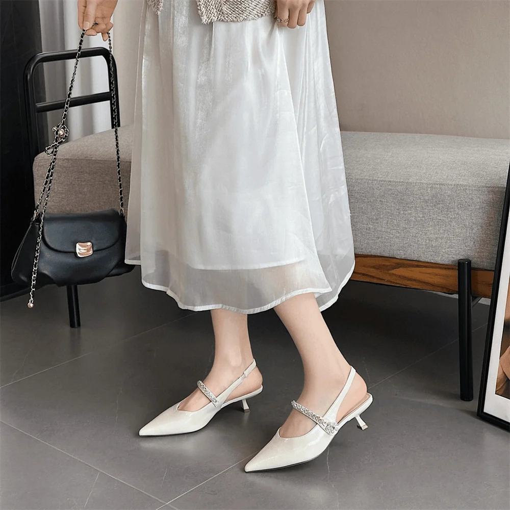 Primavera Verano 2025 nuevo estilo sandalias de mujer 3cm tacón puntiagudo sandalias de moda con diamantes de imitación Casual media correa zapatilla de mujer