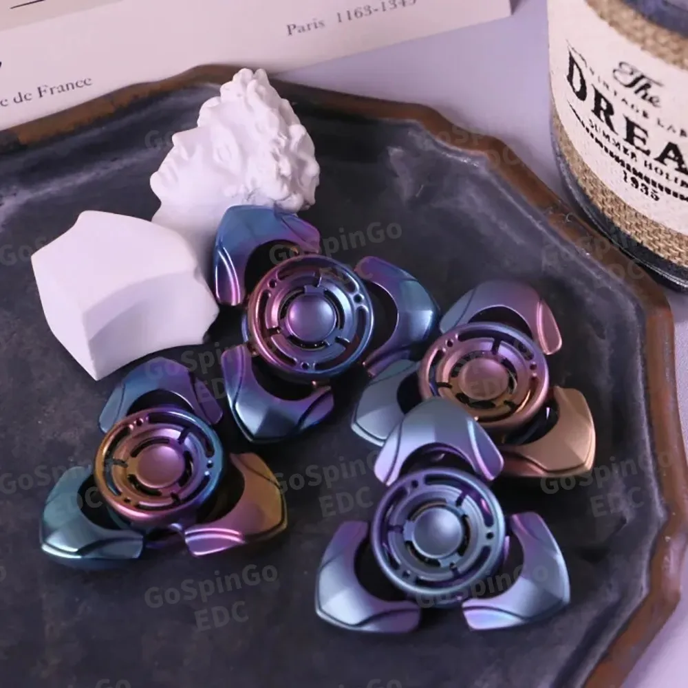 安定した EDC ミニフィジェットスピナー 大人向けフィジェットトイ ジルコニウム製三枚刃フィジェットスピナー ストレス解消玩具