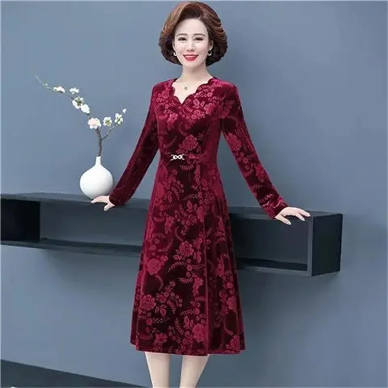 Middle-Aged And Elderly Female Autumn High Pressure Flower V-Neck Dress Temperament Long Sleeve Long Mother Dress Female Elegant