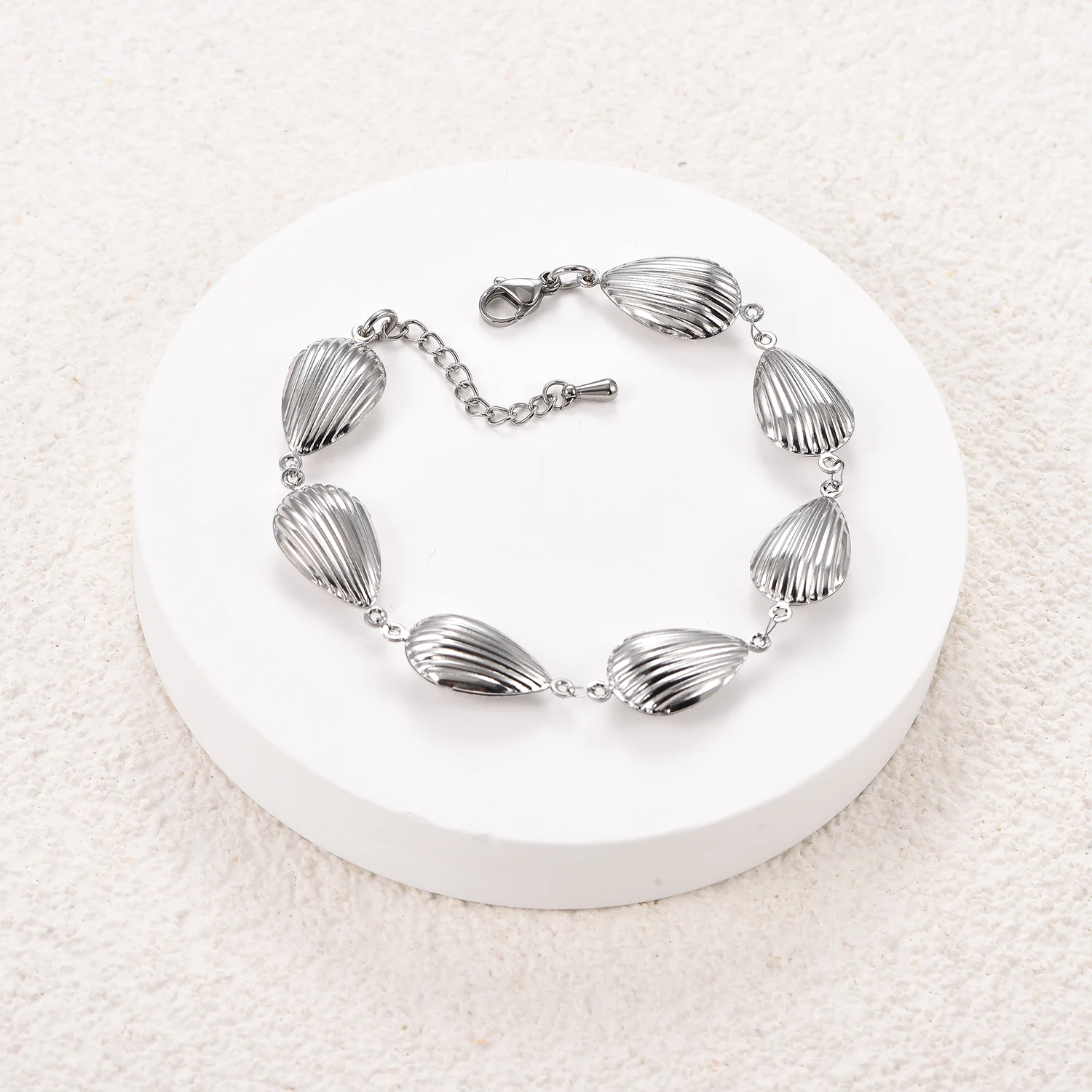 Sommer-Strand-Urlaub Wasserdichte Edelstahl-Armbänder und Fußkettchen Hypoallergener Muschelförmiger Schmuck für Frauen und Mädchen – Detail 3