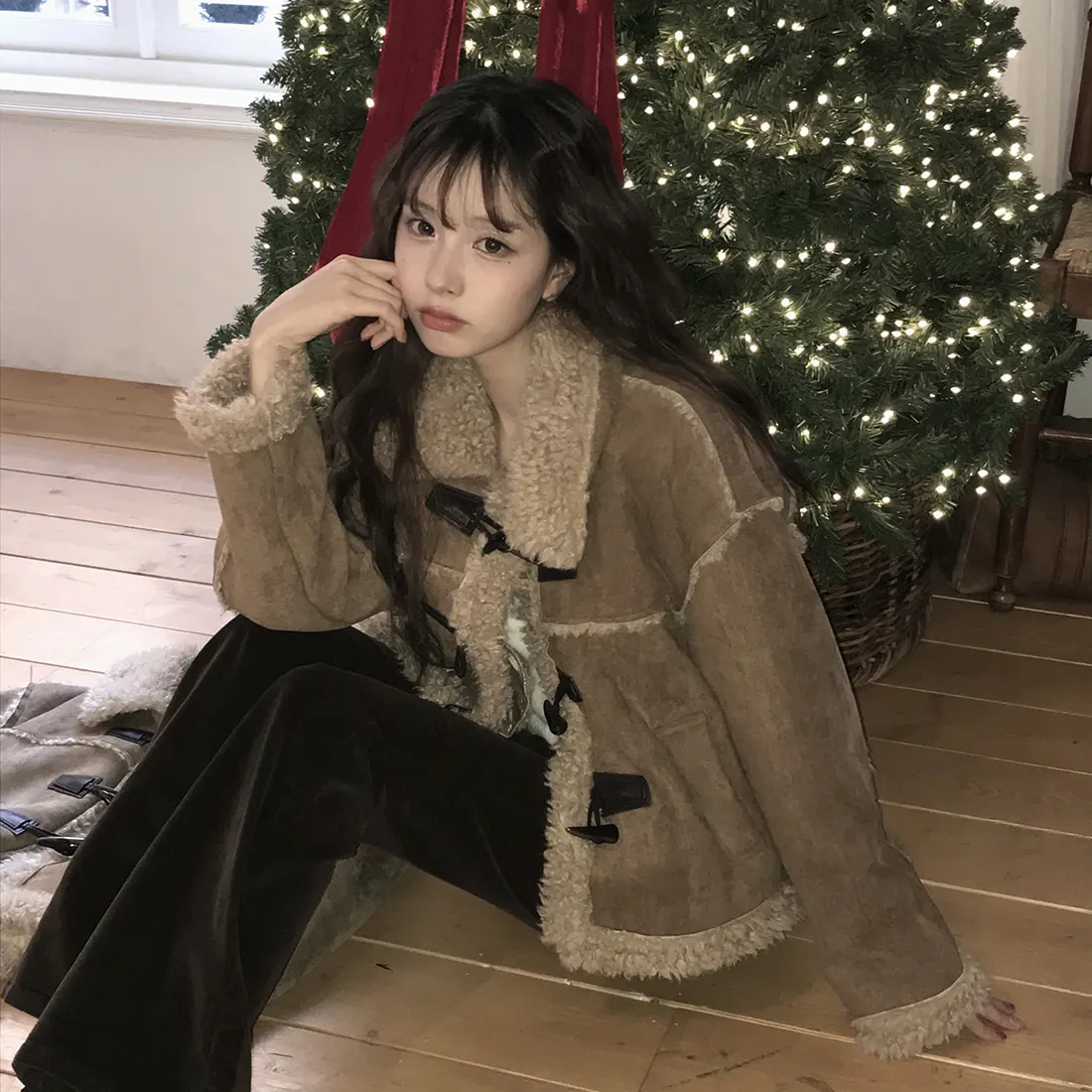 Winter Nieuwe Retro Knoop Leer En Bont Geïntegreerd Lamsbont Jaet Dames Hong Kong Sle Chic Thi Warme Trendy Top