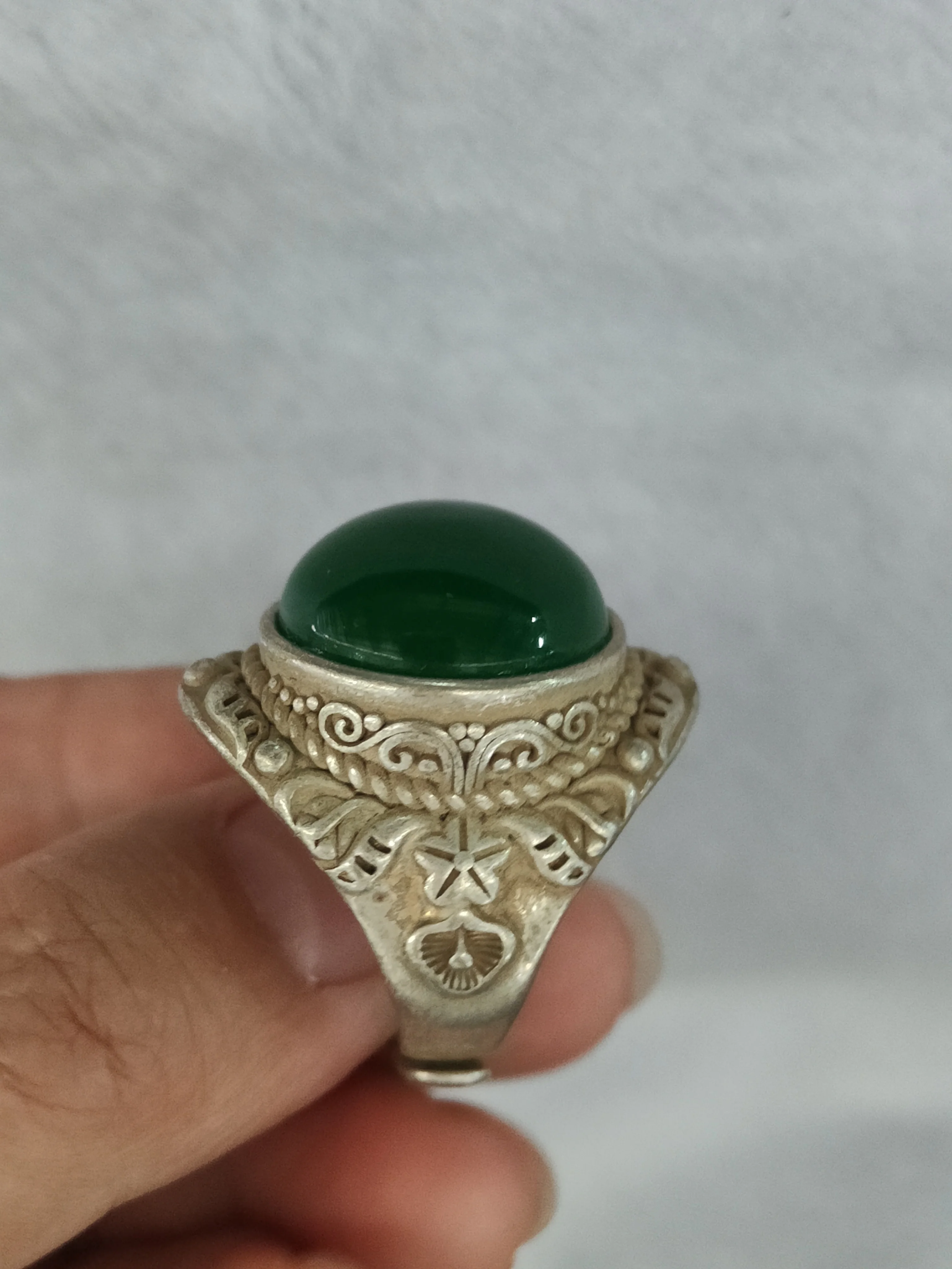 Chinese Tibetan silver inlaid green jade ring Miao silver flower carved jade ring gift