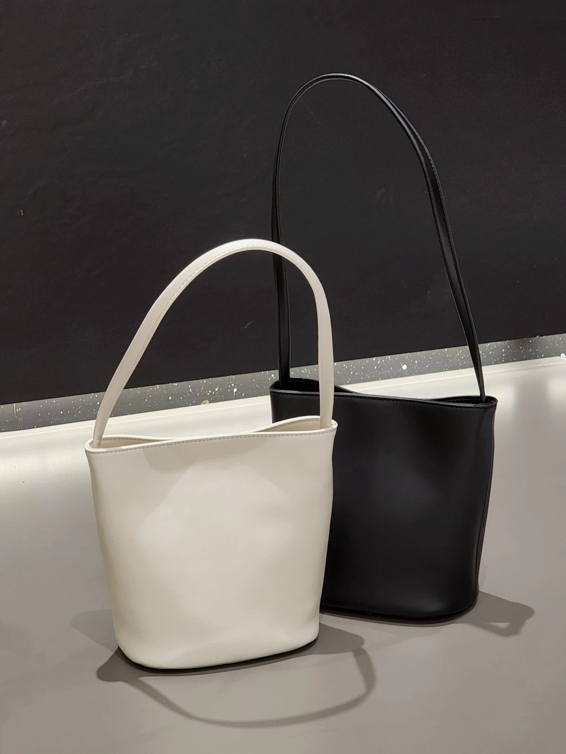 

Bernice Women's Leather Buet Bag Versatile oulder Crossbody Bag Soft Leather Casual Bag Korean Sle Magnetic Bule Closure