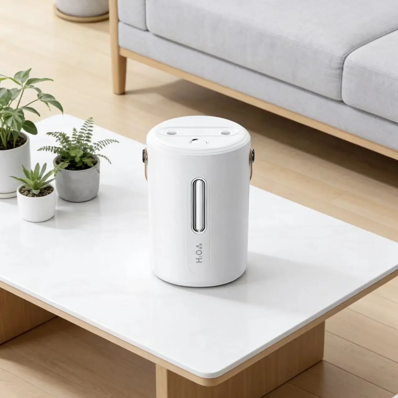 

Новый компактный увлажнитель воздуха с двумя распылителями белого/кремового цвета, регулируемой подачей тумана, большим объемом резервуара и легкой заправкой.