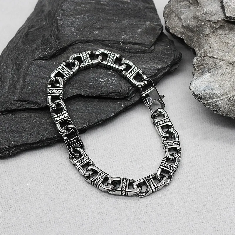 Vintage Cast Iron Warrior Totem Bracelet, Retro Hip Hop Design, Trendy Bold Personality Chain Bracelet