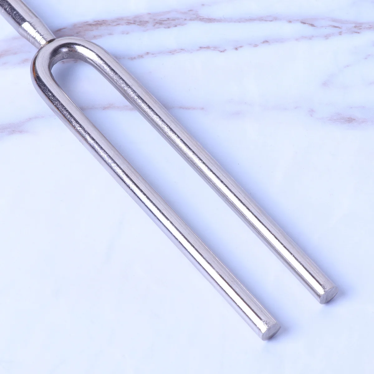 

A440Hz Tuning Fork With Handle Premium Alloy Long Sustain Clear Tone For Guitar Violin Instrument Tuning Music Teachers