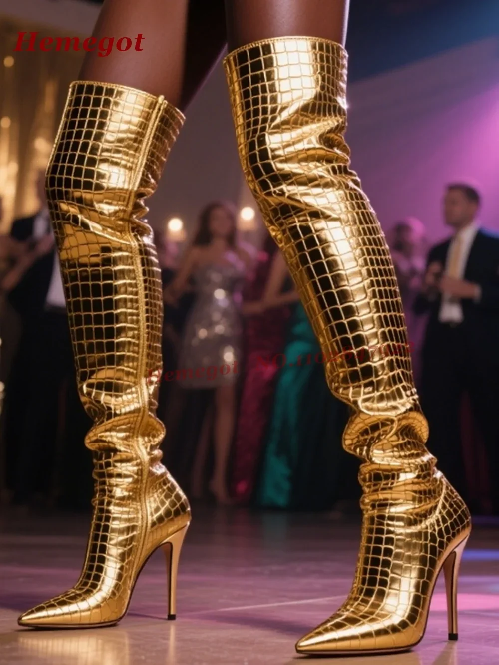 Золотые сапоги выше колена с крокодиловым узором, женские высокие сапоги на шпильке с острым носком и боковой молнией, глянцевая новинка 2025, повседневная обувь, пикантная обувь