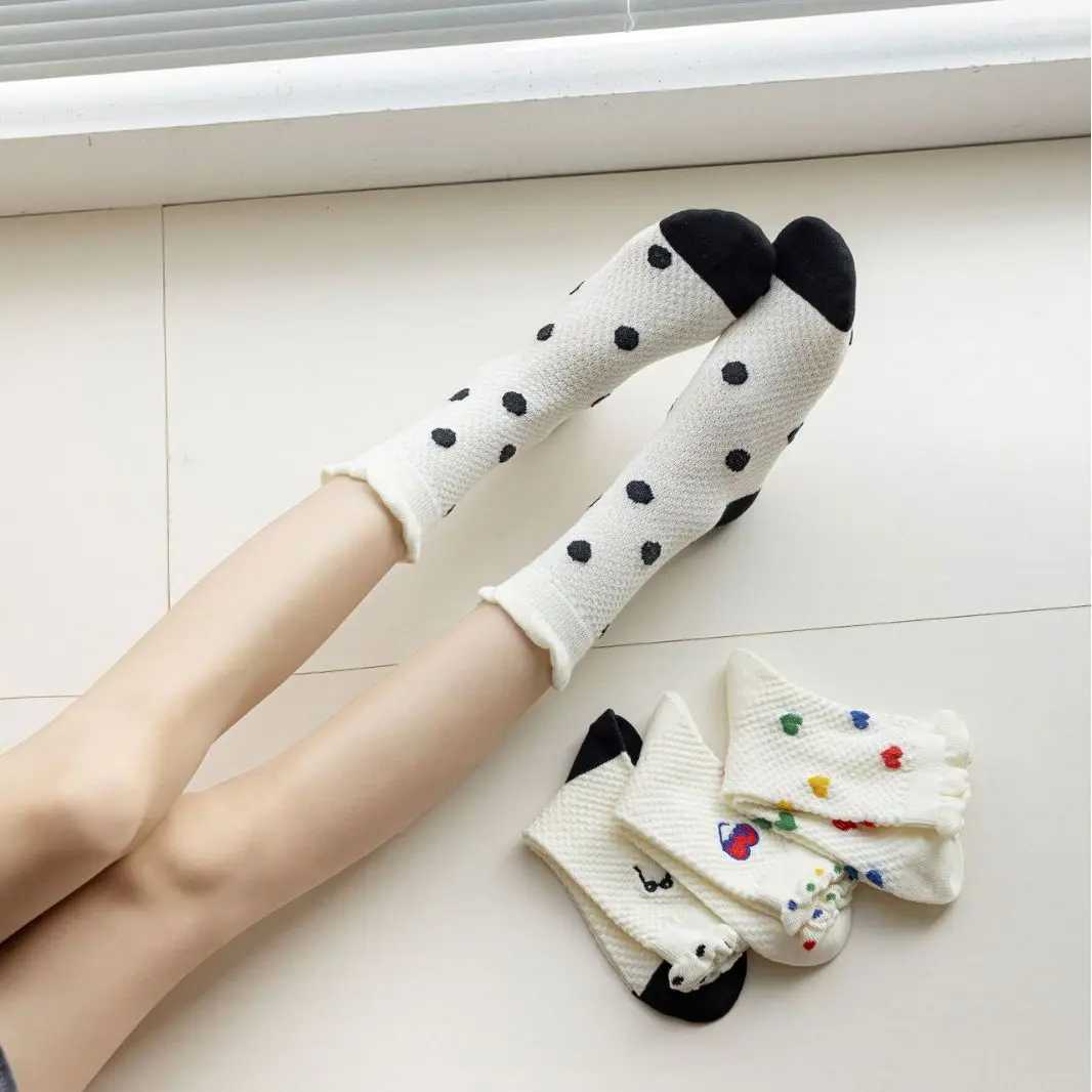 Vrouwen Sokken Herfst Winter Mid-tube Cartoon Beer Liefde Print Sokken Polka Dot Leuke Kawaii Harajuku Witte Kousen Kant ruche Sok