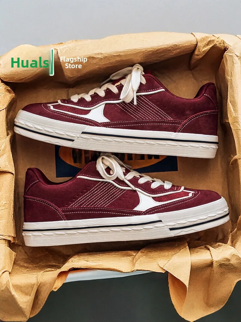 Men's Casual Shoes Fall Season Versatile Lightweight Leather Surface Waterproof Anti-slip Sports Shoes Soft Bottom Design
