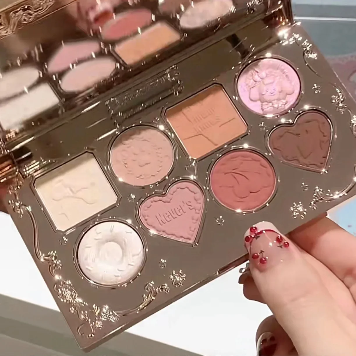 フラワーノウズネバーズショップコレクション 8 色グリッターアイシャドウパレット高着色アイメイクマットシマーアイシャドウパレット