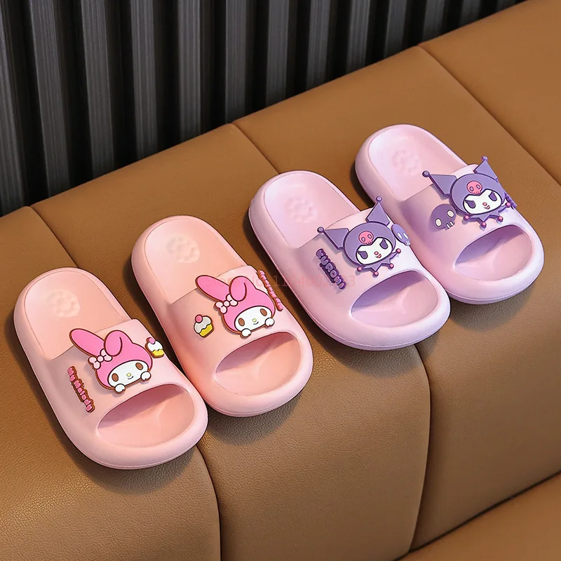 Sanrio kinderpantoffels zomer schattige cartoon Kuromi jongens en meisjes antislip zachte zolen binnen en buiten strandschoenen