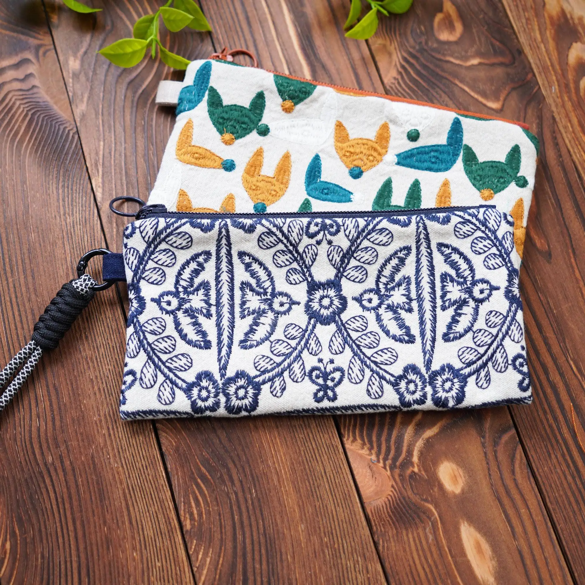embroidered-fabric-key-and-coin-purse-mobile-phone-bag-women's-handbag-fashionable-ethnic-style-plant-floral-pattern-unisex
