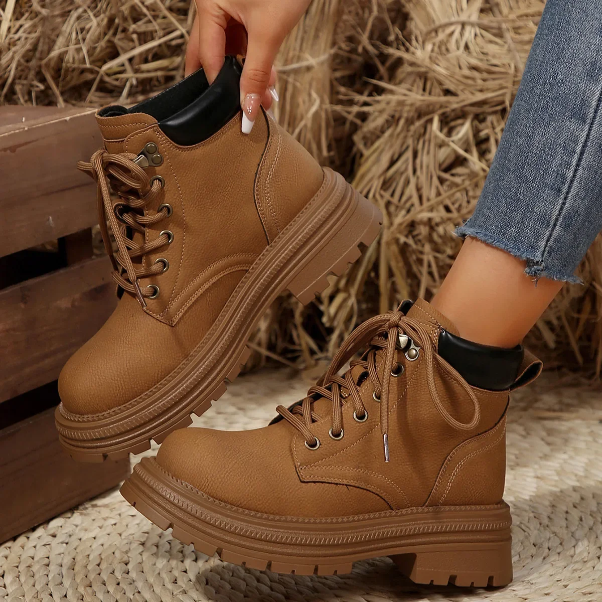 

2024 Autumn and Winter Best-selling New Big Yellow Boots Classic All-in-one Thick Sole Women's Short Boots Sneakers Women