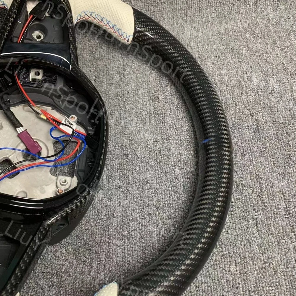 Beheiztes weißes Leder-Carbonfaser-Sportwagen-Lenkrad für BMW G01 G02 G20 G30 G80 G82 X3M X5M G15 mit Carbon-Tastenrahmen – Detail 5