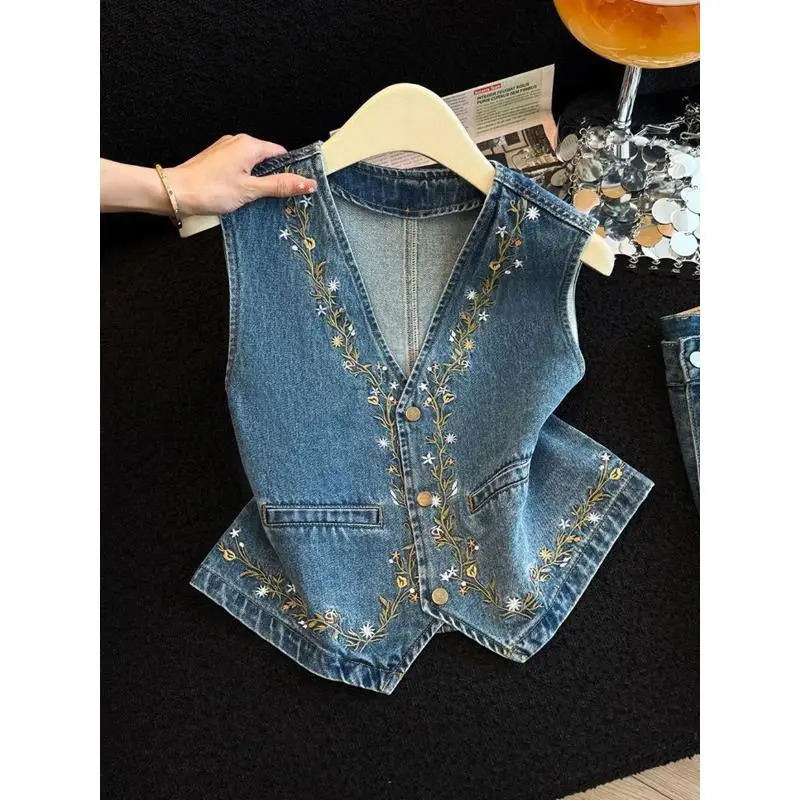 

European Retro Heavy Industry Embroidered Denim Vest Women's Spring Summer 2026 New Loose Sleeveless Vest Jeans Waistcoat