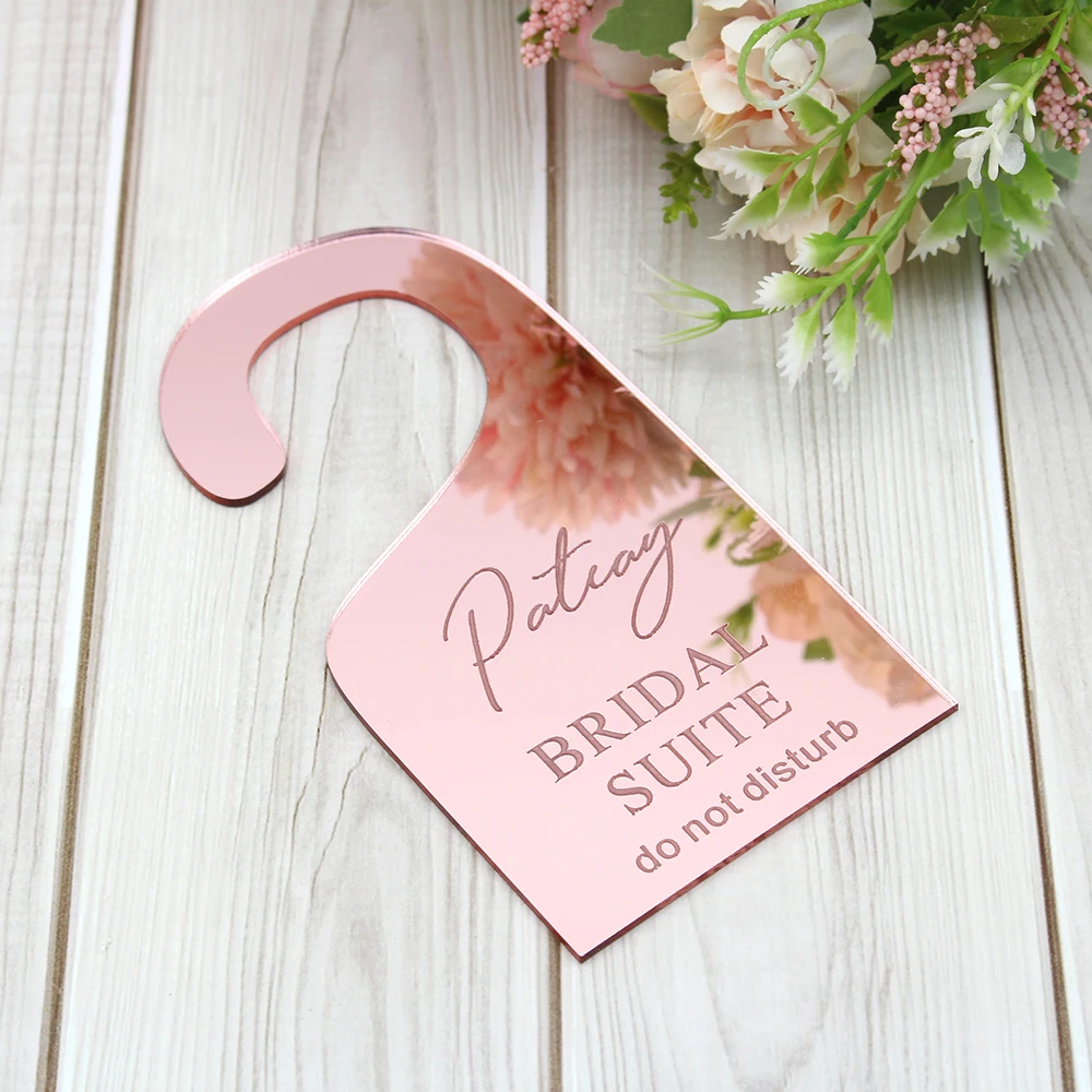 

1Pcs Personalized Wedding Do Not Disturb Door Hangers Bridal Suite Hanging Door Sign Customized Bride Name Party Acrylic Decorat