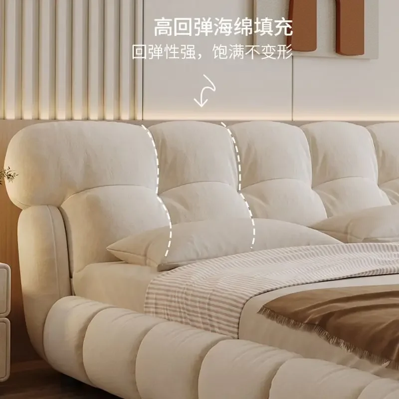 Frans crèmekleurig bladerdeegbed, modern minimalistisch zacht bed