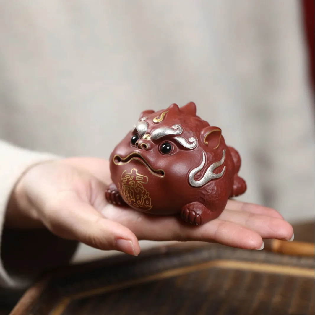 Yixing Purple Clay Pet, Gold-Swallowing Beast, Exquisite Collectible, High-End Ornament, Gold-Painted Three-Legged Golden Toad,