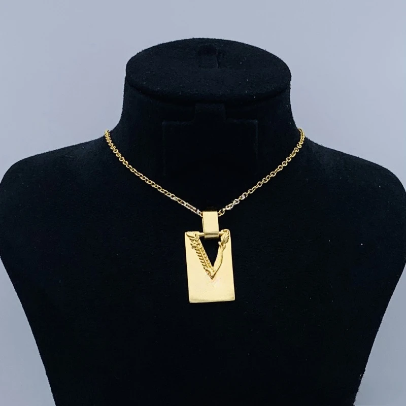 

Новое ожерелье 2025 года Va Элегантный прямоугольный кулон с изысканной универсальностью и уникальным вкусом