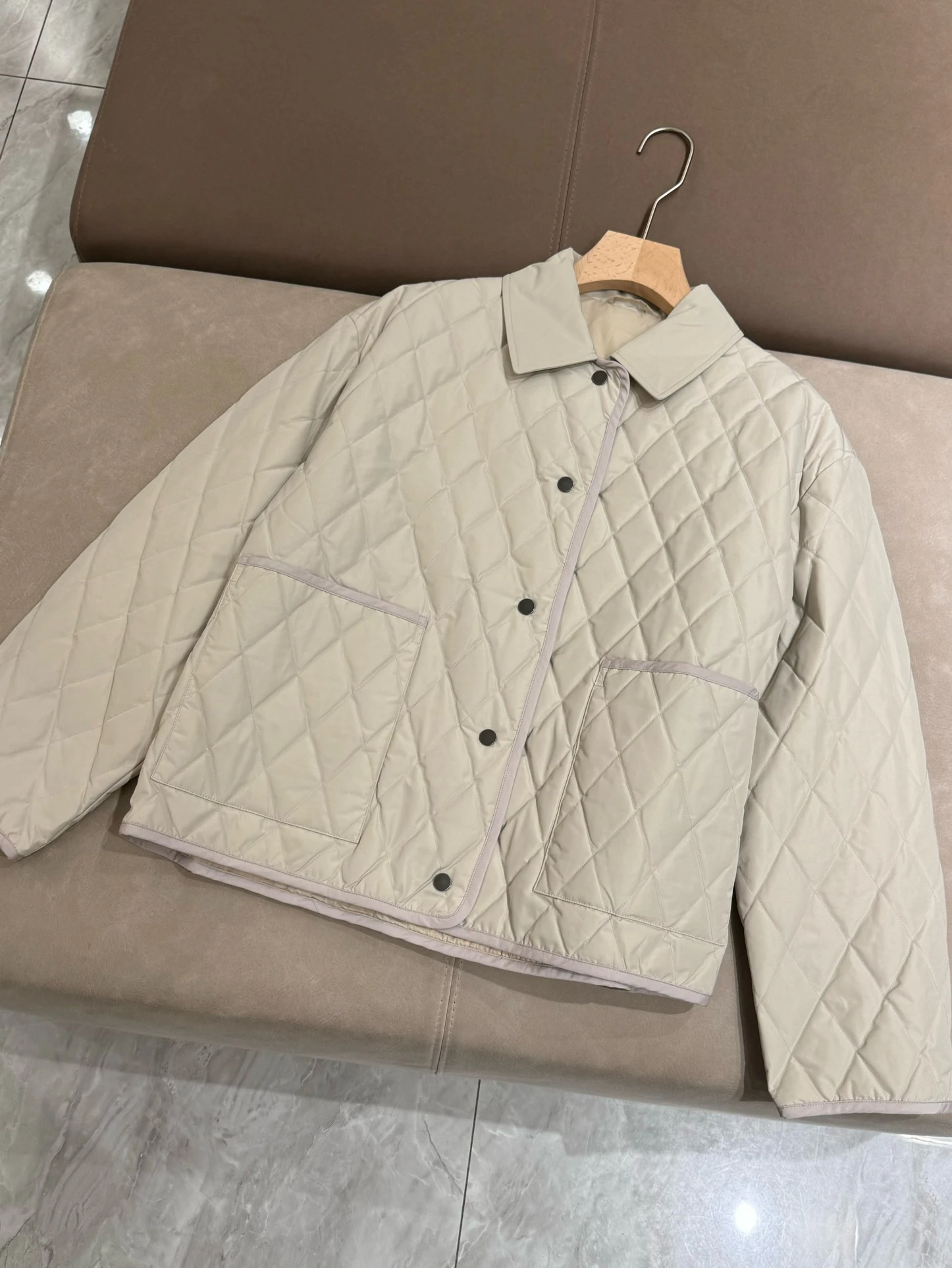 Autumn-winter lightweight casual quilted short down jacket