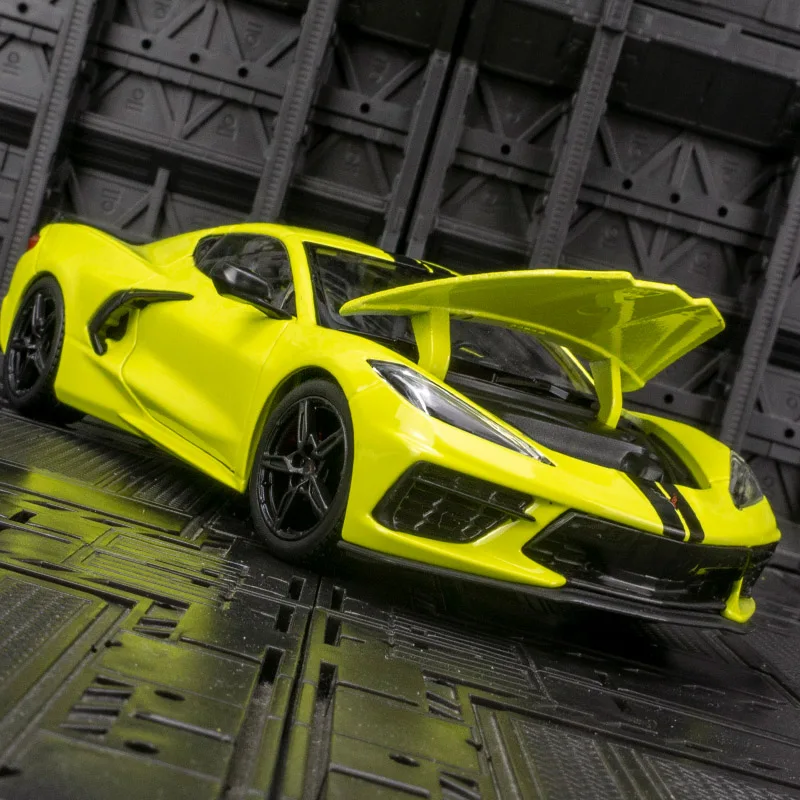 Maisto 1:24 Chevrolet Corvette C8 2020 modelo de liga portas e capô do motor, porta-malas pode ser aberto carro de brinquedo infantil